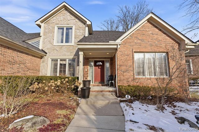 28690 Wintergreen Court, Farmington Hills, MI 48331