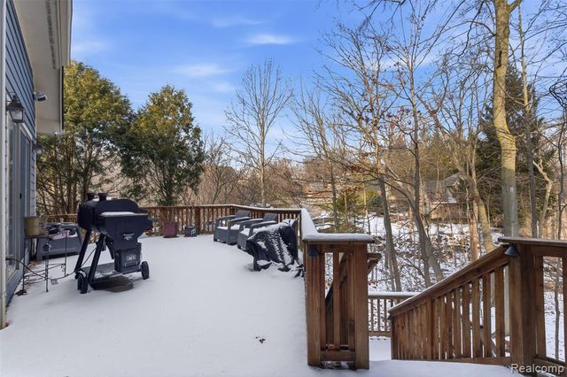 28690 Wintergreen Court, Farmington Hills, MI 48331