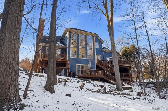 28690 Wintergreen Court, Farmington Hills, MI 48331