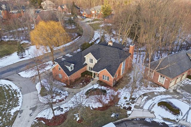 28690 Wintergreen Court, Farmington Hills, MI 48331