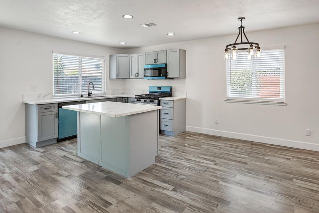6817 Sandrock, Sacramento, CA 95828