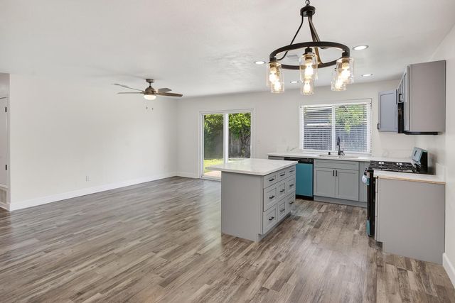 6817 Sandrock, Sacramento, CA 95828