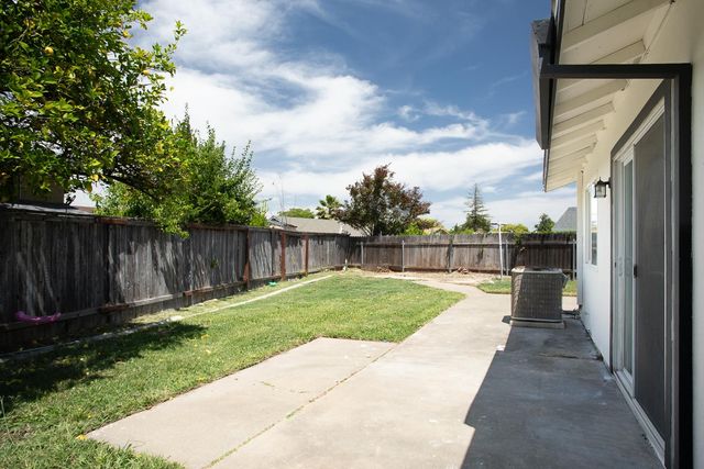 6817 Sandrock, Sacramento, CA 95828