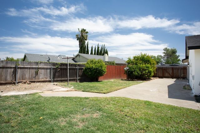 6817 Sandrock, Sacramento, CA 95828