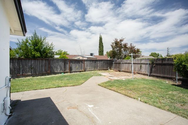 6817 Sandrock, Sacramento, CA 95828