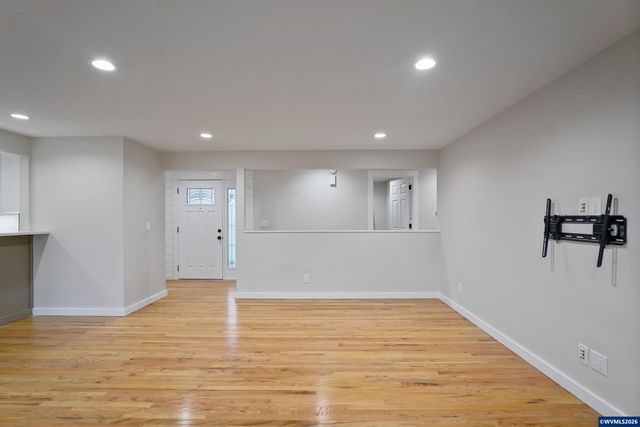 4835 Driftwood Ct NE, Salem, OR 97305