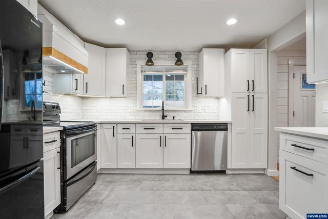 4835 Driftwood Ct NE, Salem, OR 97305