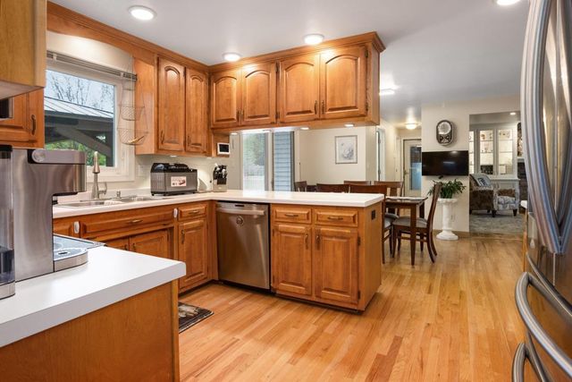 490 TYROLIAN DRIVE, Green Bay, WI 54302