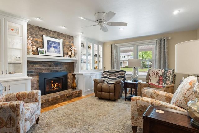 490 TYROLIAN DRIVE, Green Bay, WI 54302