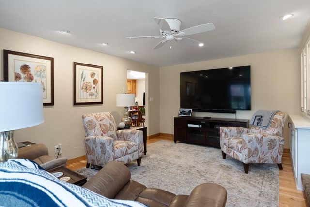 490 TYROLIAN DRIVE, Green Bay, WI 54302