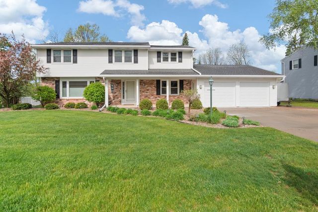 490 TYROLIAN DRIVE, Green Bay, WI 54302
