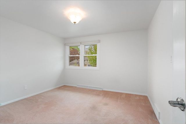 490 TYROLIAN DRIVE, Green Bay, WI 54302