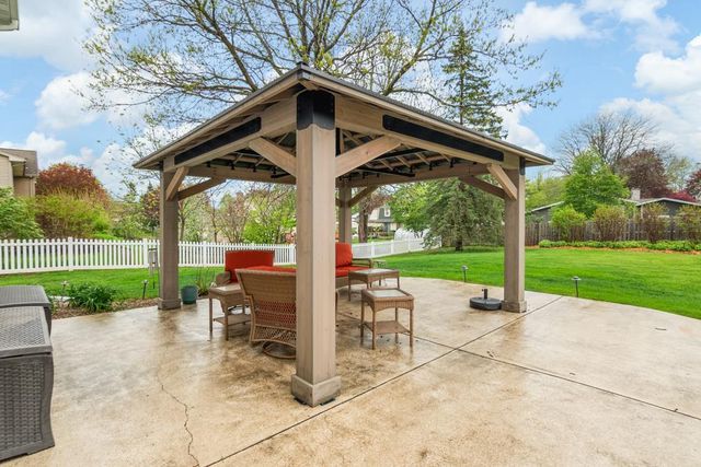 490 TYROLIAN DRIVE, Green Bay, WI 54302