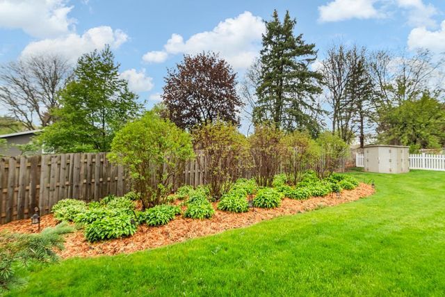 490 TYROLIAN DRIVE, Green Bay, WI 54302