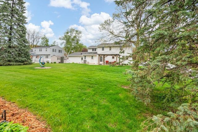 490 TYROLIAN DRIVE, Green Bay, WI 54302