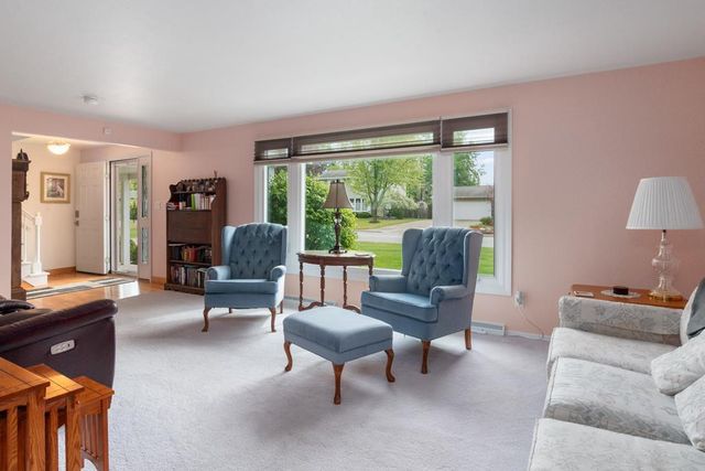 490 TYROLIAN DRIVE, Green Bay, WI 54302