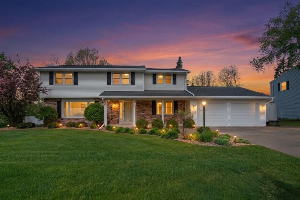 490 TYROLIAN DRIVE, Green Bay, WI 54302