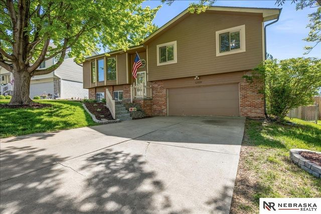 12109 N 158th Street, Bennington, NE 68007