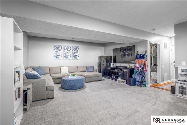 12109 N 158th Street, Bennington, NE 68007