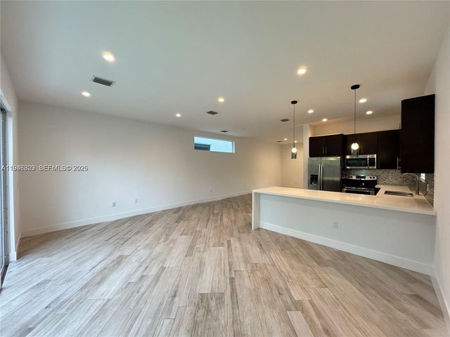 2933 SW 27th Ter, Miami, FL 33133