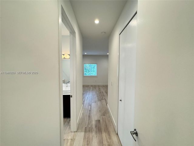 2933 SW 27th Ter, Miami, FL 33133