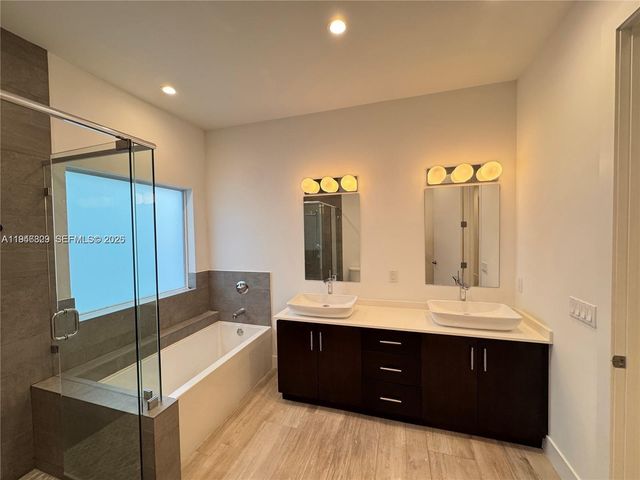 2933 SW 27th Ter, Miami, FL 33133