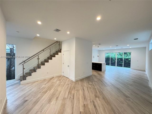 2933 SW 27th Ter, Miami, FL 33133