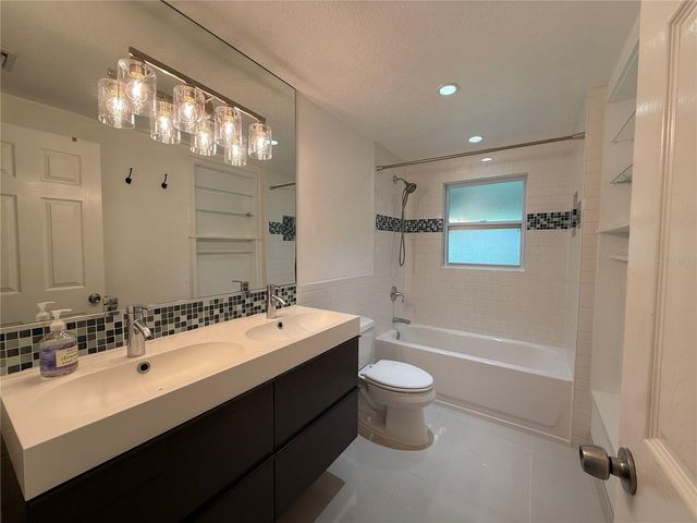 3211 MAYFLOWER STREET, Sarasota, FL 34231