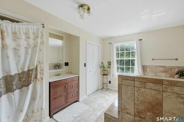 53 Quarry Lane, Meriden, CT 06451