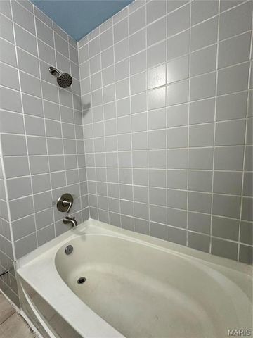 5056 Lindenwood Avenue, St Louis, MO 63109