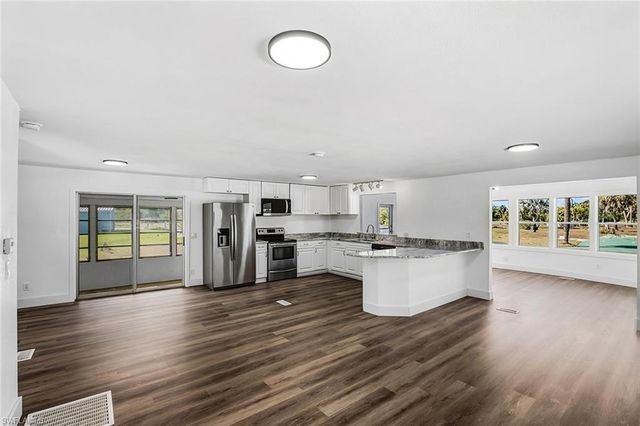 13651 Grackle DR, Fort Myers, FL 33908