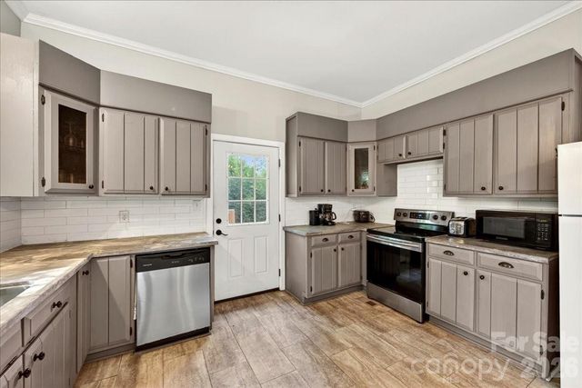 320 E 3rd Avenue, Gastonia, NC 28054