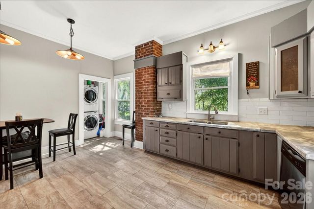 320 E 3rd Avenue, Gastonia, NC 28054