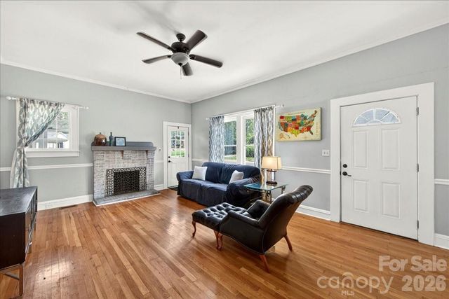 320 E 3rd Avenue, Gastonia, NC 28054