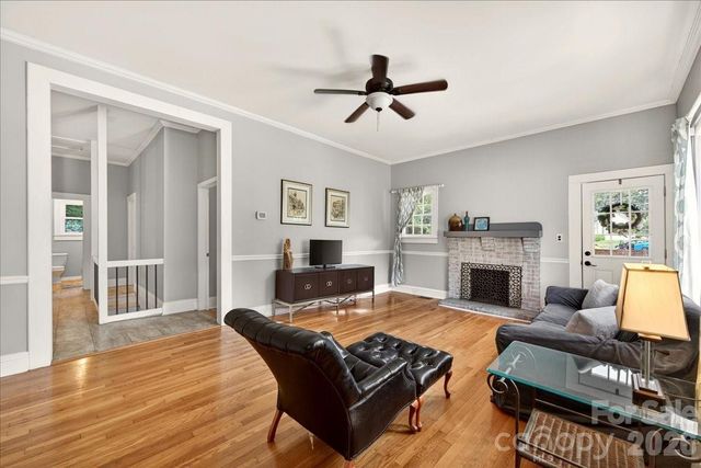320 E 3rd Avenue, Gastonia, NC 28054