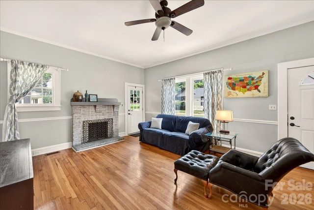 320 E 3rd Avenue, Gastonia, NC 28054
