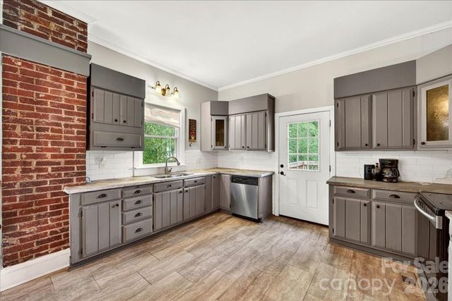320 E 3rd Avenue, Gastonia, NC 28054