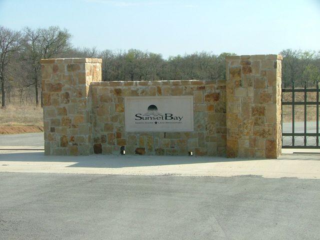 162 Sunset Bay Pointe Court, Chico, TX 76431