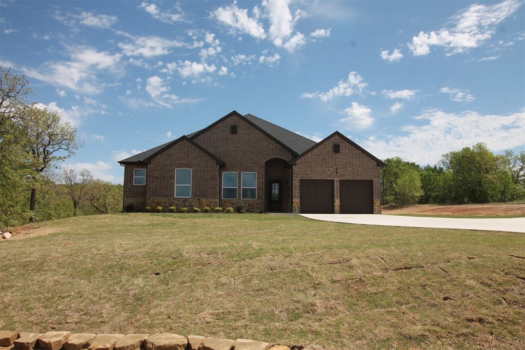 162 Sunset Bay Pointe Court, Chico, TX 76431