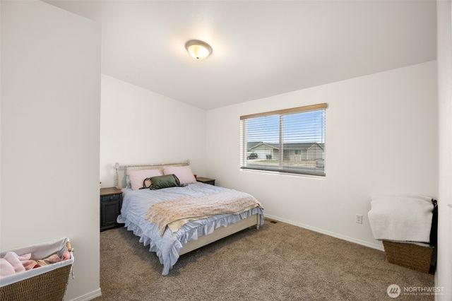 1314 W Polo Ridge Drive, Moses Lake, WA 98837