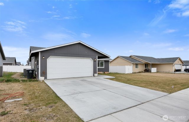 1314 W Polo Ridge Drive, Moses Lake, WA 98837