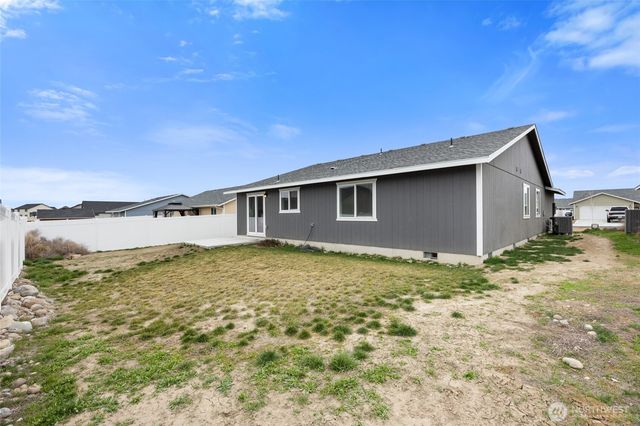 1314 W Polo Ridge Drive, Moses Lake, WA 98837