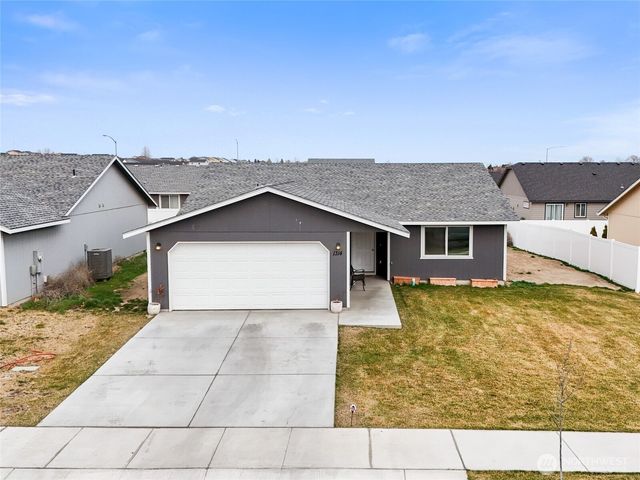 1314 W Polo Ridge Drive, Moses Lake, WA 98837