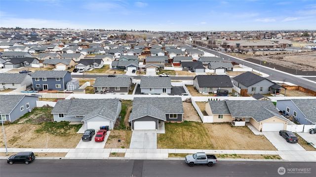1314 W Polo Ridge Drive, Moses Lake, WA 98837