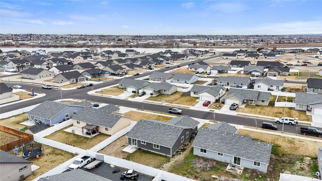 1314 W Polo Ridge Drive, Moses Lake, WA 98837