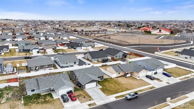 1314 W Polo Ridge Drive, Moses Lake, WA 98837