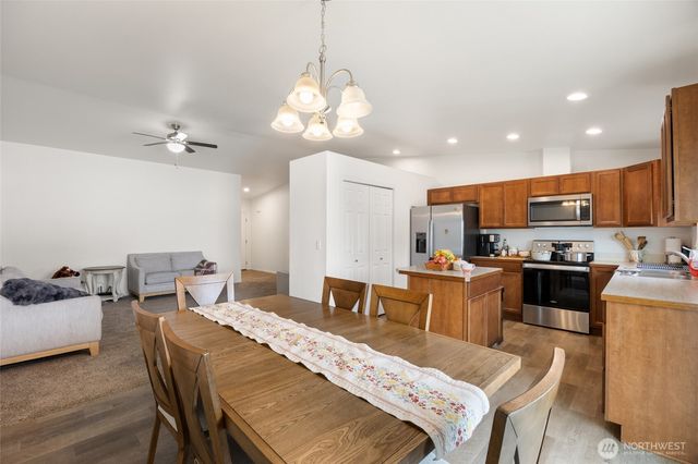 1314 W Polo Ridge Drive, Moses Lake, WA 98837