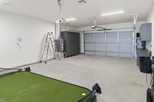 2937 22nd Avenue, Kingsburg, CA 93631