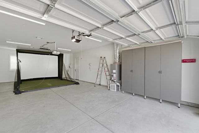 2937 22nd Avenue, Kingsburg, CA 93631