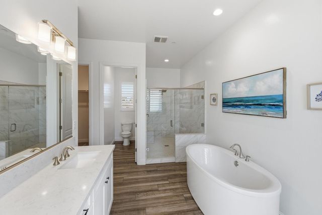 2937 22nd Avenue, Kingsburg, CA 93631